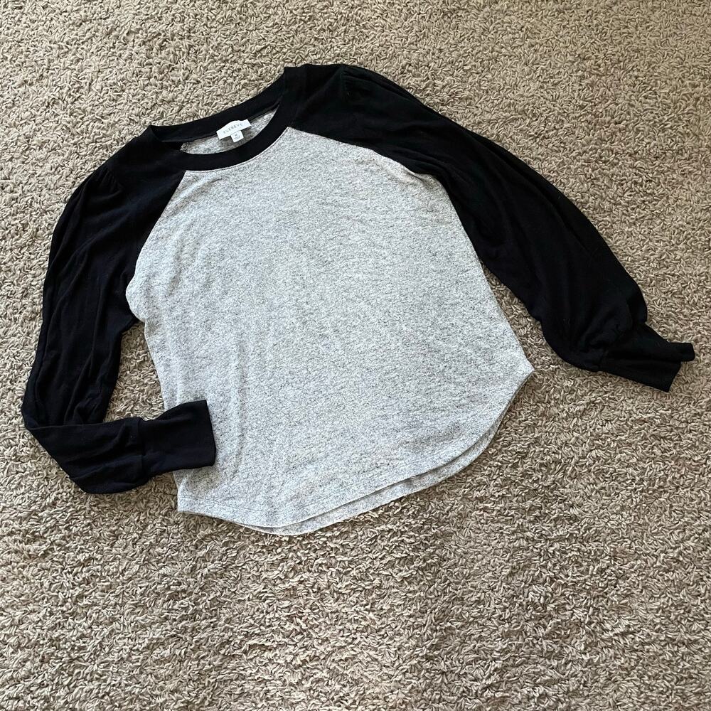 Evereve Gray Sweater Black Long Sleeves Minimalist sz M